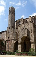 Restos de la muralla romana de Barcino y Capilla de Santa Ágata