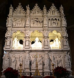 Monumento funerario y tumba de san Agustín tallada por Giovanni di Balduccio en Pavía.