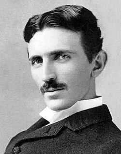 Fotografía histórica de Nikola Tesla tomada en el año 1890.