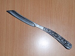 Ilustración de una navaja de afeitar empleada por Sweeney Todd.