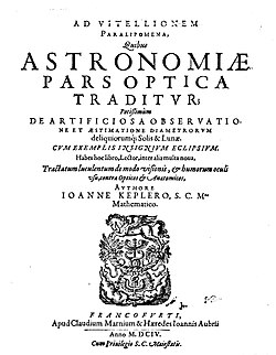 Portada histórica del tratado de óptica astronómica Astronomiae pars optica de Johannes Kepler.