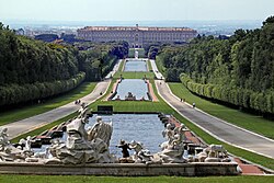 Fachada principal del Palacio Real de Caserta