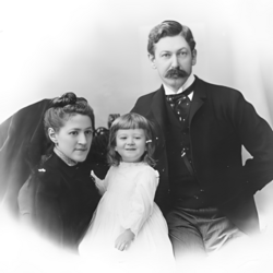 Sarah, Howard y Winfield Lovecraft en una fotografía de 1892.