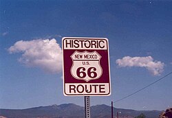 Señal de tránsito de la Ruta 66 en Nuevo México