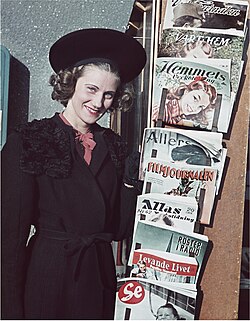 Revistas a la venta en un puesto callejero en Suecia en 1941.