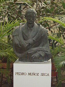 Busto de Pedro Muñoz Seca