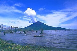 Vista del volcán Momotombo
