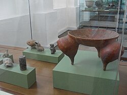 Vasijas y piezas de cerámica precolombina colombiana