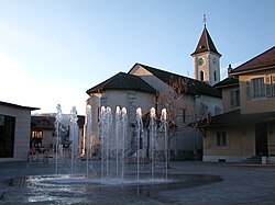 Plaza principal del pueblo de Meyrin