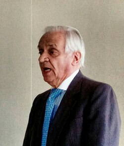 Retrato e información biográfica de Jorge Reynolds Pombo