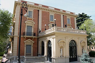 Fachada y entorno arquitectónico del Museo Lázaro Galdiano en Madrid.