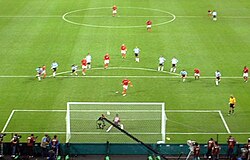 Beckham pateando un penal