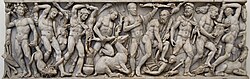 Relieve de un sarcófago romano con varios de los trabajos