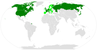 Mapa político global que señala las naciones miembros del G8 y la Unión Europea