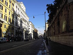 Fotografía contemporánea de la Via Nazionale en Roma.