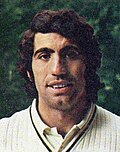 Manuel Orantes en acción durante el torneo