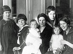 Katia Mann y sus seis hijos en 1919