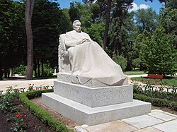 Monumento a Galdós en el Retiro