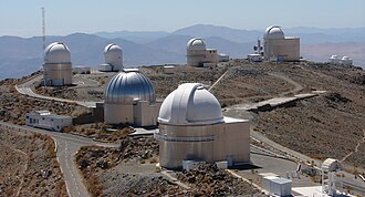 Vista general del conjunto de telescopios instalados en La Silla