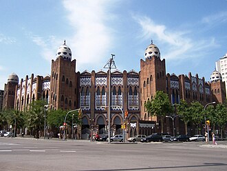 Fachada de la Plaza de toros Monumental de Barcelona