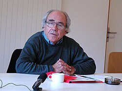 Fotografía del filósofo Jean Baudrillard