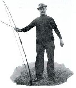 Hubert Van Innis con sus medallas