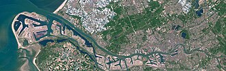Vista satelital del complejo portuario de Róterdam