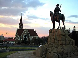 Iglesia de Cristo y monumento en Windhoek