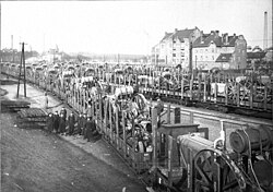 Tren transportando material de las reparaciones de guerra