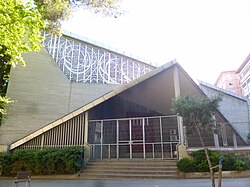 Iglesia de San Juan Bosco con su característica fachada