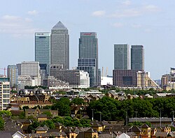 Torres de Canary Wharf vistas desde la distancia