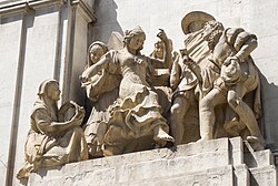 Detalle del monumento a Cervantes en Madrid