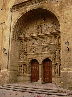 Portada plateresca de la iglesia de Santo Tomás