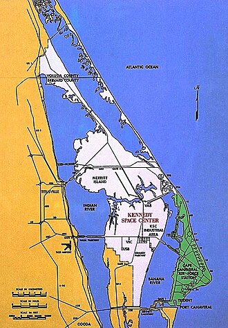 Infraestructura de transporte y accesos terrestres en la Costa espacial de Florida.