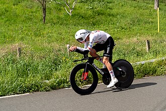 Ciclista en plena competición