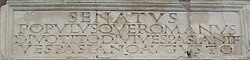 Inscripción en el arco de Tito en Roma
