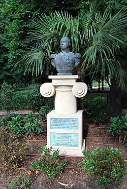 Estatua de Juan Van Halen en el Retiro de Madrid