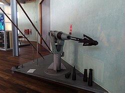 Antiguo cañón arponero utilizado en la industria ballenera, expuesto en el Museo del Mar de Galicia en Vigo.