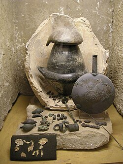 Tumba villanovense excavada