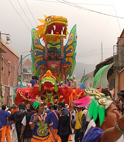 Carroza ganadora del Desfile Magno