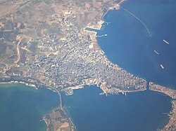 Vista aérea moderna de Tarento