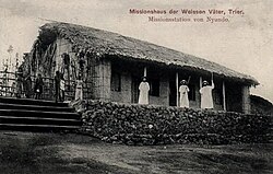Misioneros católicos en Nyundo alrededor de 1901