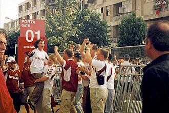 Aficionados letones en la Euro 2004