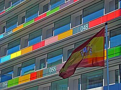 Fachada del edificio del INE con plafones numéricos