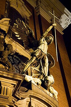 Estatua del arcángel Miguel en Hamburgo