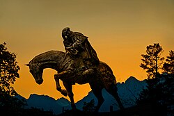 Monumento de Homenaje al médico rural en Potes, España
