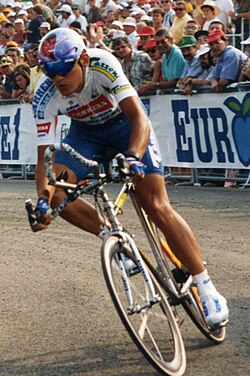 Claudio Chiappucci compitiendo en el Tour de Francia de 1993