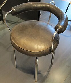 Siège pivotant diseñado por Charlotte Perriand en 1927