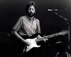 Eric Clapton tocando la guitarra