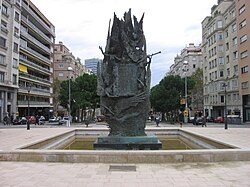 Monumento a Pau Casals por Apel·les Fenosa en Barcelona